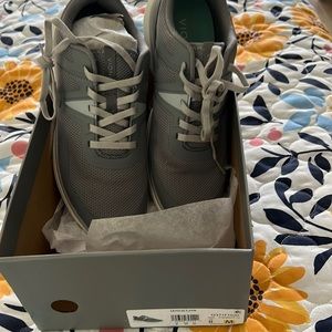 New Vionic sneakers gray size 8
